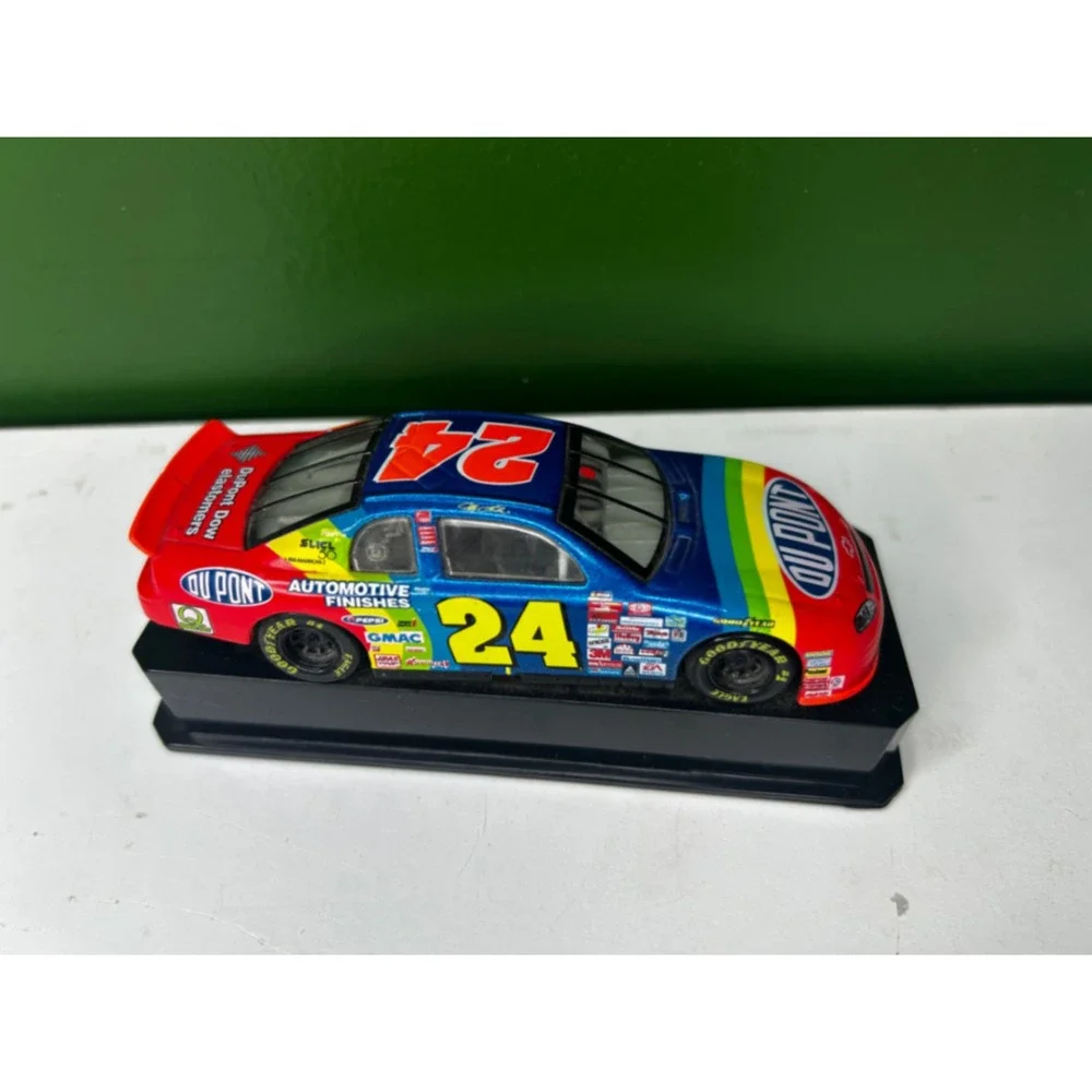 Jeff Gordon 24 DuPont NASCAR Chevrolet Monte Carlo Diecast 1998 Hasbro Display